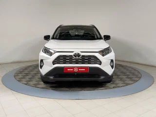 2021 Toyota RAV4 V (XA50), белый, 2540000 рублей, вид 3