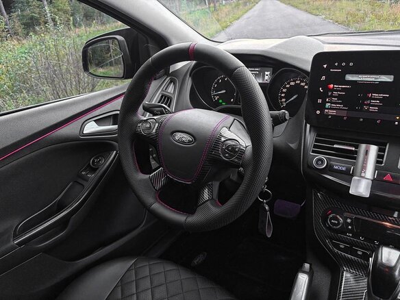 2013 Ford Focus III, красный, 975000 рублей - вид 16