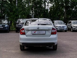 2018 Skoda Rapid I Рестайлинг, белый, 895000 рублей, вид 4