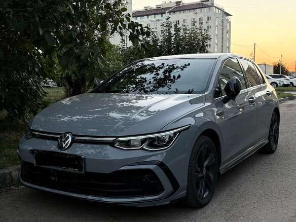 2023 Volkswagen Golf VIII, серый, 1850000 рублей