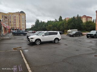 2011 Mitsubishi Outlander II Рестайлинг, белый, 1050000 рублей, вид 5
