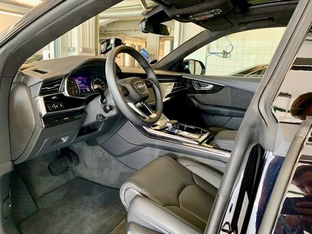 2019 Audi Q8 55 TFSI I (4M), чёрный, 5450000 рублей, вид 5