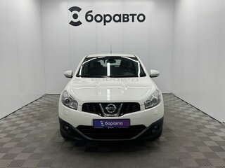 2013 Nissan Qashqai I Рестайлинг, белый, 1099000 рублей, вид 2