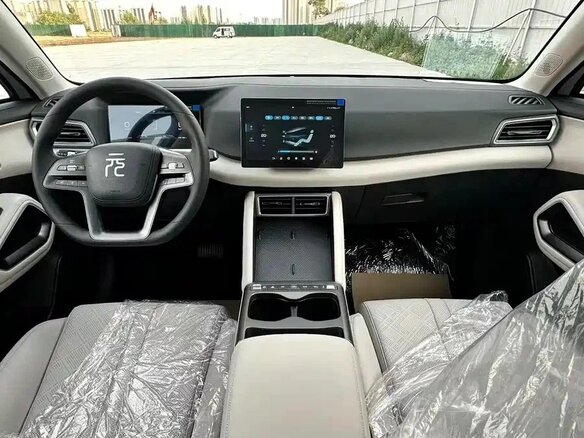 2026 BYD Yuan Up 32 kWh, серый, 1800000 рублей - вид 7