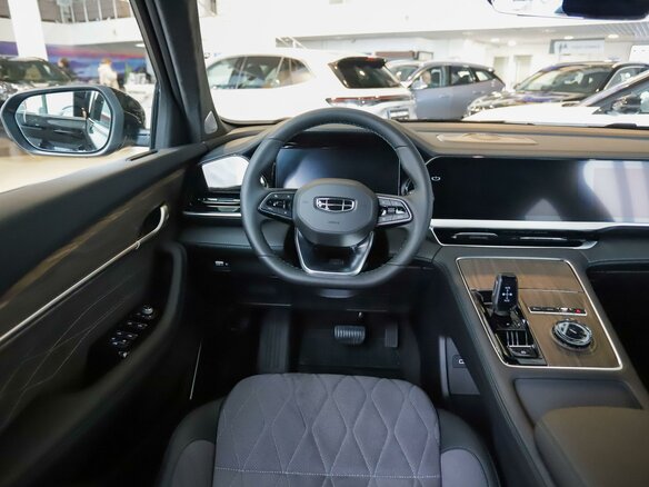 2026 Geely Monjaro I Рестайлинг, чёрный, 5140000 рублей - вид 17
