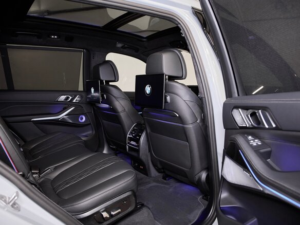 2026 BMW X7 40d I (G07) Рестайлинг, серый - вид 25