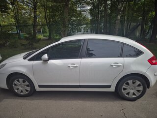 2010 Citroen C4 I Рестайлинг, белый, 490000 рублей, вид 4
