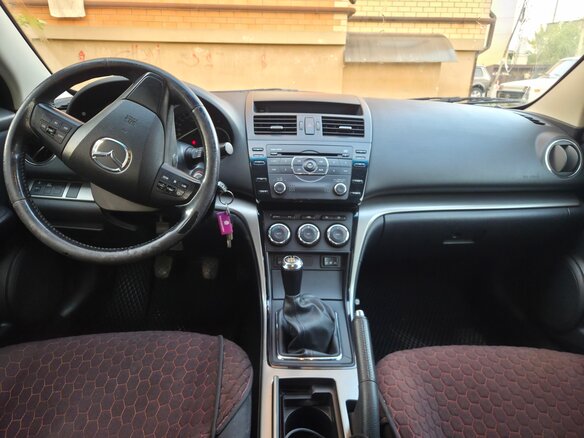 2010 Mazda 6 II (GH) Рестайлинг, серебристый, 860000 рублей - вид 5