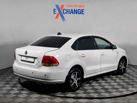 2014 Volkswagen Polo V, белый, 639000 рублей, вид 3