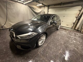 2020 BMW 1 серии 118i III (F40), чёрный, 1520000 рублей, вид 4