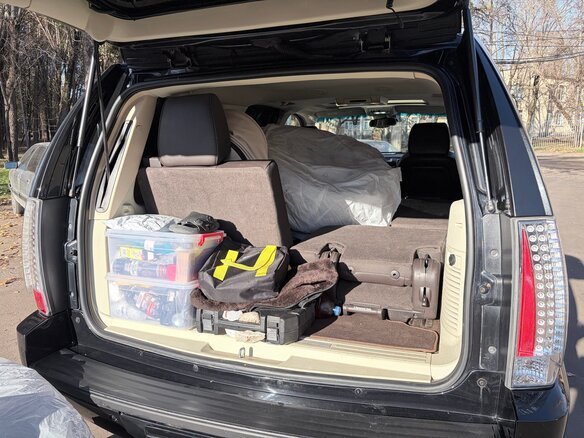 2011 Cadillac Escalade III, чёрный, 1500000 рублей - вид 9