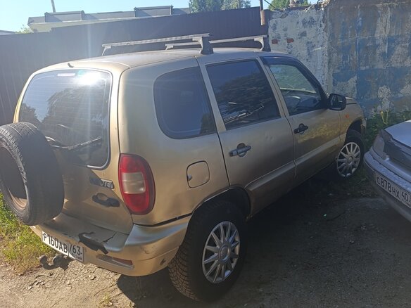 2004 Chevrolet Niva I, жёлтый - вид 1