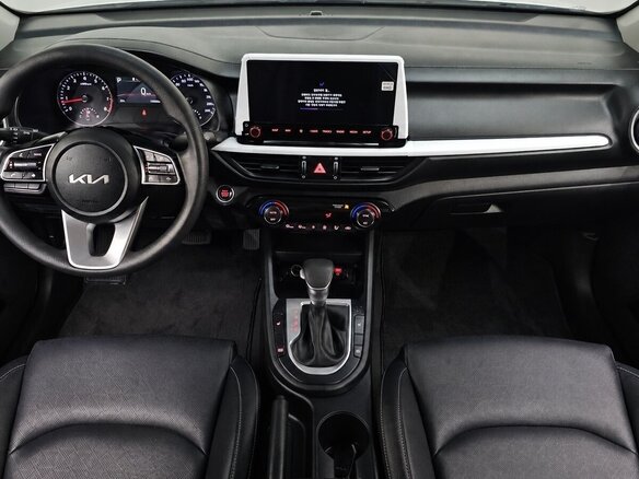 2024 Kia K3 II Рестайлинг, белый, 1950000 рублей - вид 5