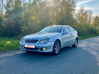 2004 Mercedes-Benz C-Класс 180 II (W203) Рестайлинг, серебристый, 350000 рублей, вид 3