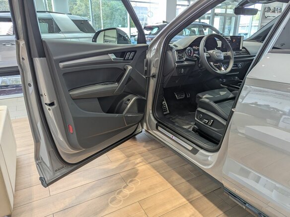 2026 Audi Q5 L 45 TFSI II (FY) Рестайлинг, серый, 6090000 рублей - вид 11