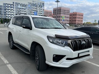 2022 Toyota Land Cruiser Prado 150 Series Рестайлинг 3, белый, 8700000 рублей, вид 2