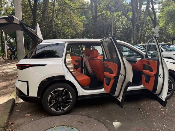 2026 Toyota bZ3X 67.9 kWh, белый, 2800000 рублей - вид 7