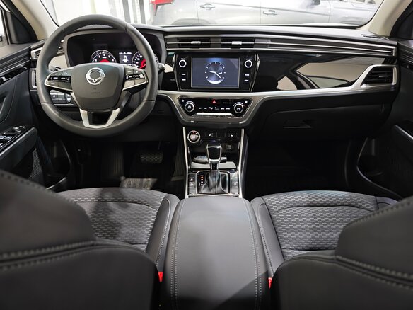 2025 KGM Korando, белый - вид 11