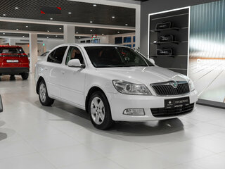 2012 Skoda Octavia II (A5) Рестайлинг, белый, 835000 рублей, вид 2