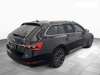 2022 Skoda Superb III Рестайлинг, чёрный, 3700000 рублей, вид 2