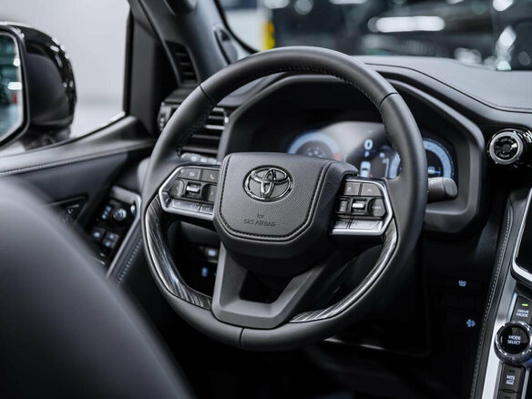 2026 Toyota Land Cruiser 300 Series, чёрный, 14800000 рублей - вид 8