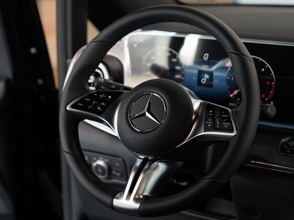 2026 Mercedes-Benz V-Класс Extra Long 300 d экстра длинный III (W447) Рестайлинг 2, чёрный, 14500000 рублей - вид 34