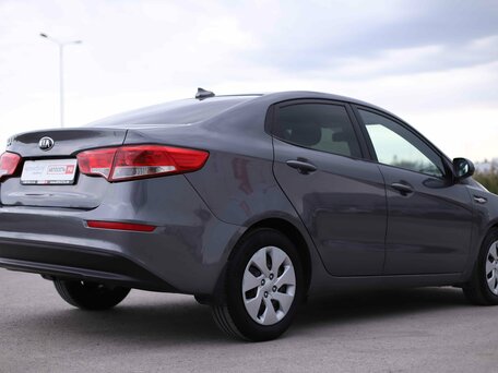 2017 Kia Rio III Рестайлинг, серый, 1072972 рублей, вид 5