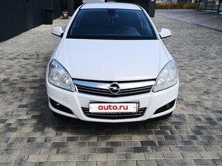2011 Opel Astra H Рестайлинг, белый, 650000 рублей, вид 2