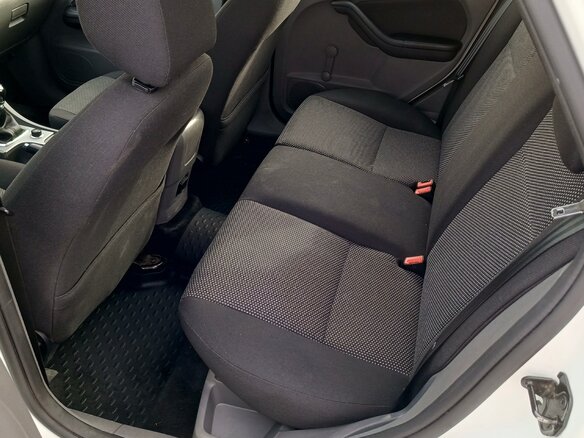 2011 Ford Focus II Рестайлинг, белый, 680000 рублей - вид 13