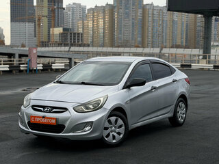 2013 Hyundai Solaris I, серебристый, 599000 рублей, вид 1