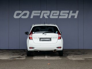 2019 Nissan Note e-Power II Рестайлинг, белый, 1600000 рублей, вид 4