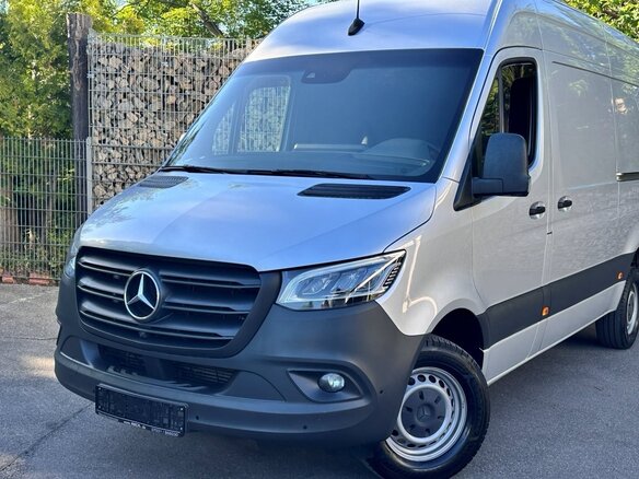 2020 Mercedes-Benz Sprinter, серый, 6200000 рублей - вид 4
