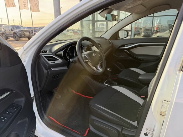 2018 Lada (ВАЗ) Vesta SW Cross I, белый, 955000 рублей - вид 11
