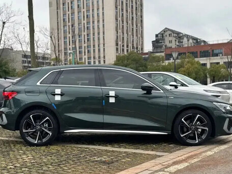2021 Audi A3 Sportback 35 TFSI IV (8Y), зелёный, 2100000 рублей, вид 4