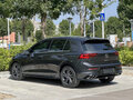 2023 Volkswagen Golf VIII, чёрный, 1827009 рублей - вид 6