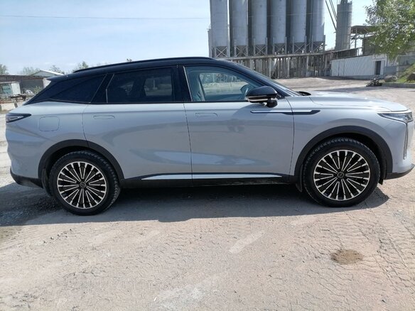 2024 Exeed RX, серый, 3600000 рублей - вид 2