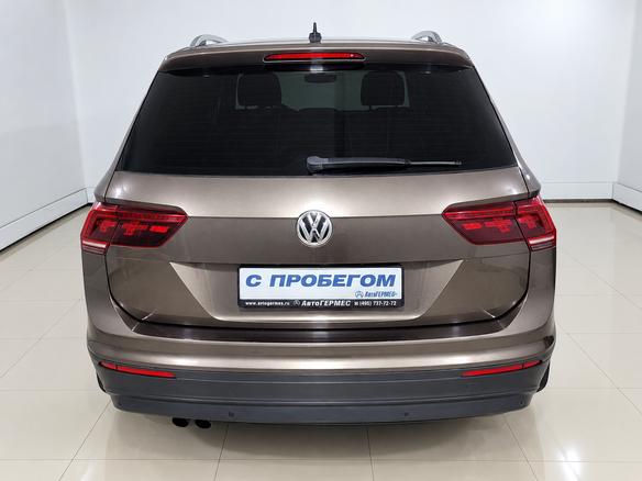 2018 Volkswagen Tiguan II, коричневый, 2190000 рублей - вид 2