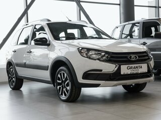 2026 Lada (ВАЗ) Granta Cross I Рестайлинг, белый, 1245000 рублей, вид 1