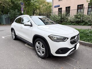 2021 Mercedes-Benz GLA 180 II (H247), белый, 3490000 рублей, вид 1