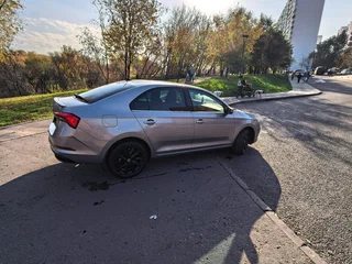2021 Skoda Rapid II, серебристый, 1800000 рублей, вид 4