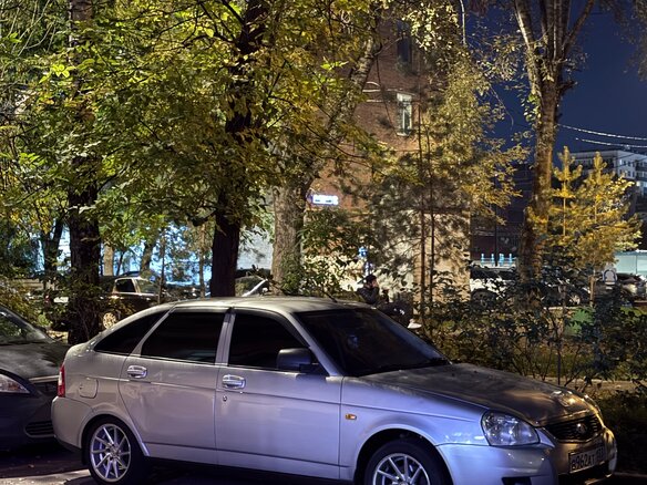 2014 Lada (ВАЗ) Priora I Рестайлинг, серебристый, 700000 рублей - вид 4