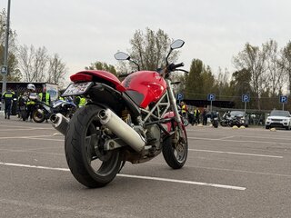 2004 Ducati Monster 400, красный, 300000 рублей, вид 5