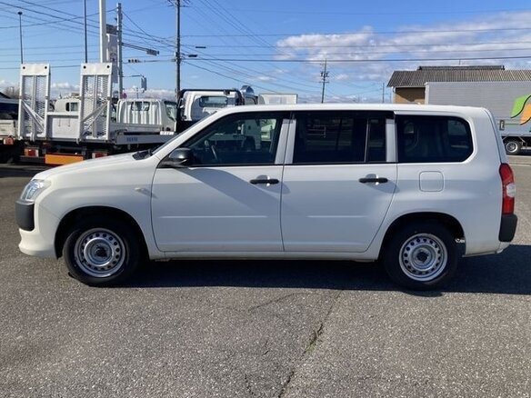 2022 Toyota Probox I Рестайлинг, белый, 909013 рублей - вид 7