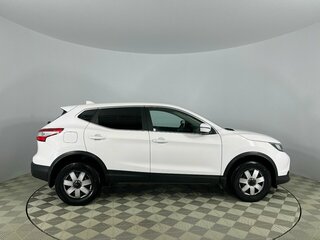 2017 Nissan Qashqai II, белый, 1545000 рублей, вид 4