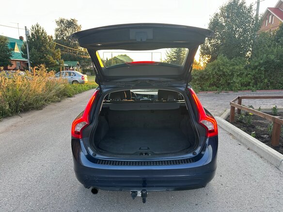 2014 Volvo V60 SV I Рестайлинг, синий, 1400000 рублей - вид 4