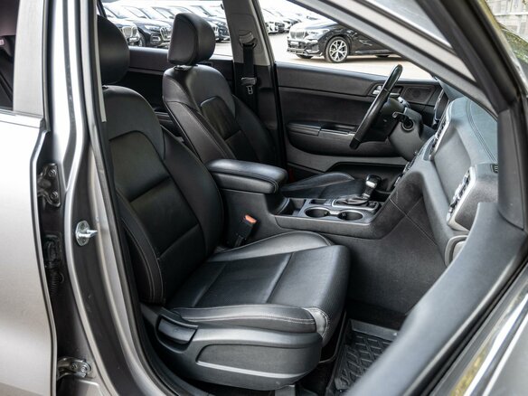 2017 Kia Sportage IV, серый, 1995000 рублей - вид 7