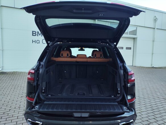 2021 BMW X5 30d IV (G05/G18), чёрный, 6499000 рублей - вид 8