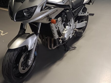 2004 Yamaha FZS1000 Fazer, серебристый, 370000 рублей, вид 4