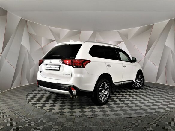 2018 Mitsubishi Outlander III Рестайлинг 2, серый, 1915150 рублей - вид 1