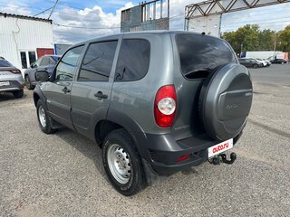2017 Chevrolet Niva I Рестайлинг, серый, 775000 рублей, вид 3